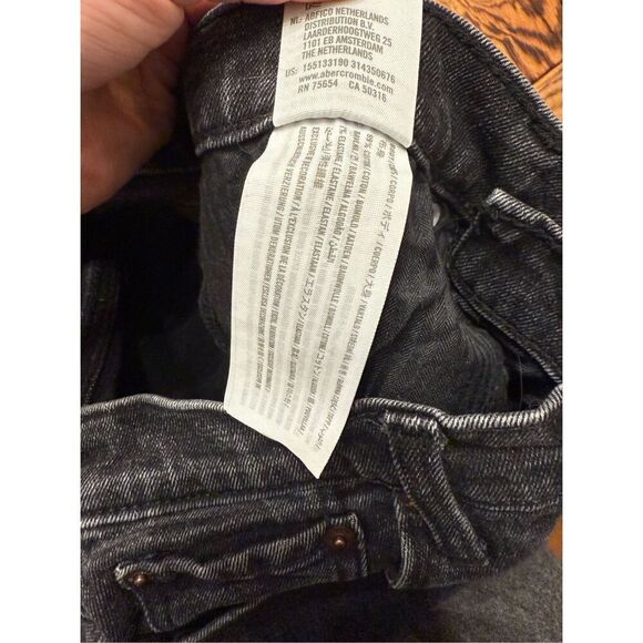 Abercrombie & Fitch Gray Distressed Ultra High-Rise Long Mom Jeans Size 27/4 - Picture 5 of 5